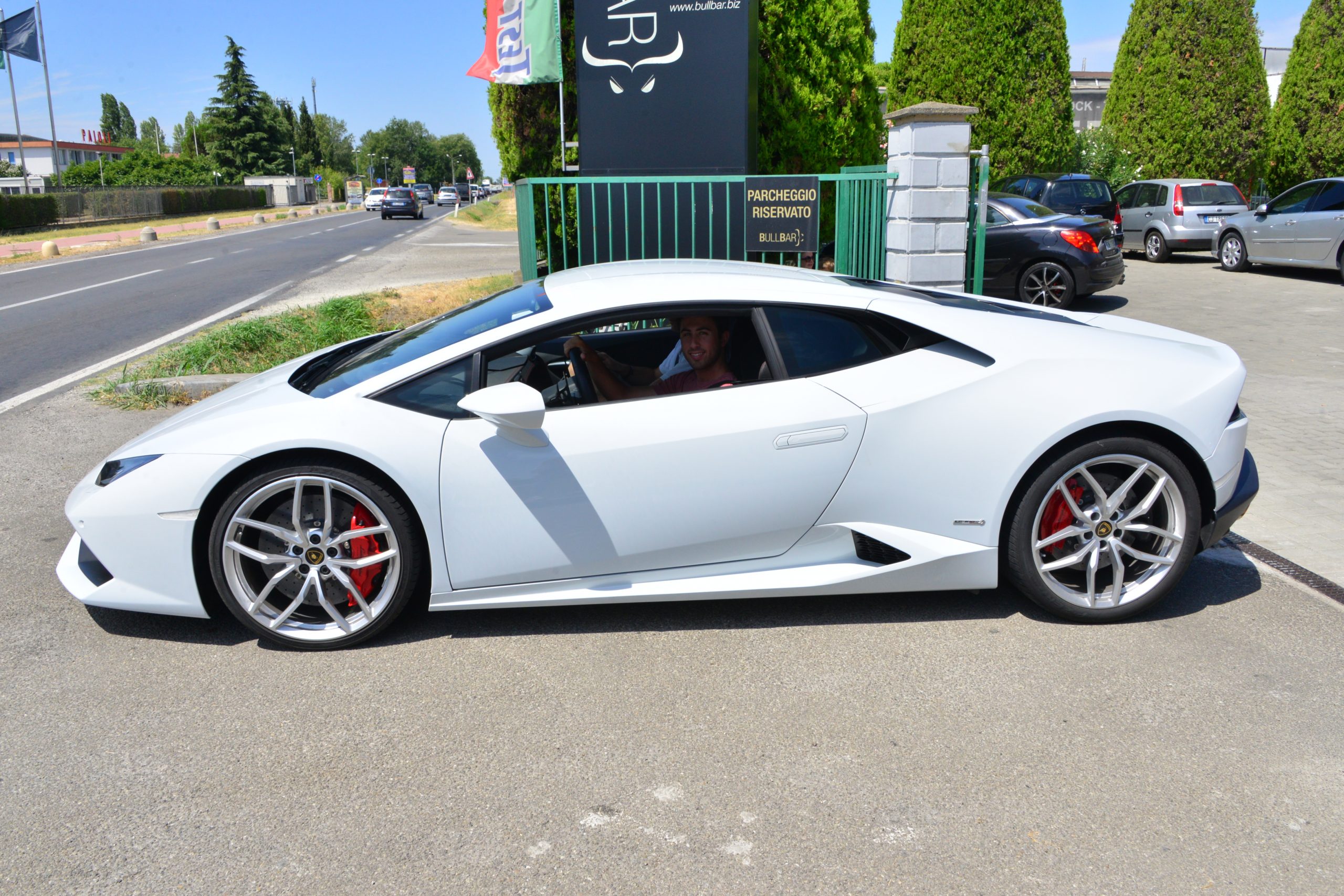 Lamborghini Huracan LP610-4 Review